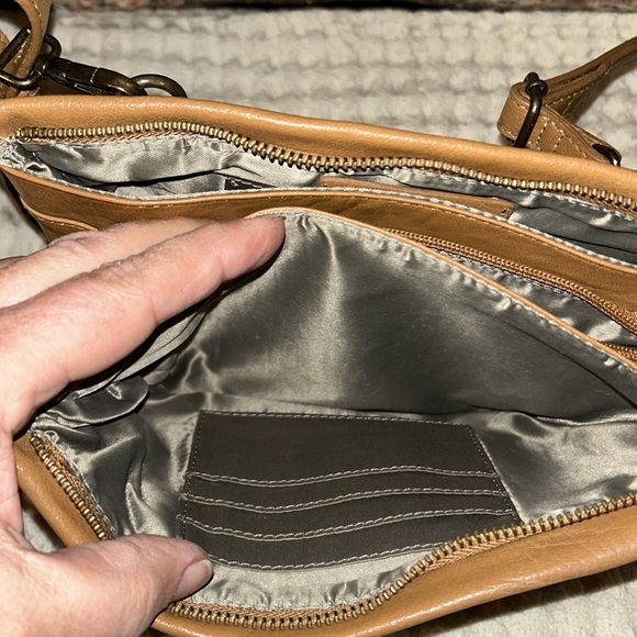 Lucky Brand Leather wristlet/ Crossbody Bag - Picture 6 of 11